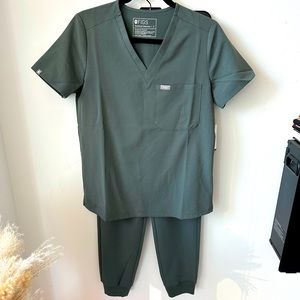 FIGS SCRUB SET NWT Never Worn Limited Edition BONSAI color Women’s S / S